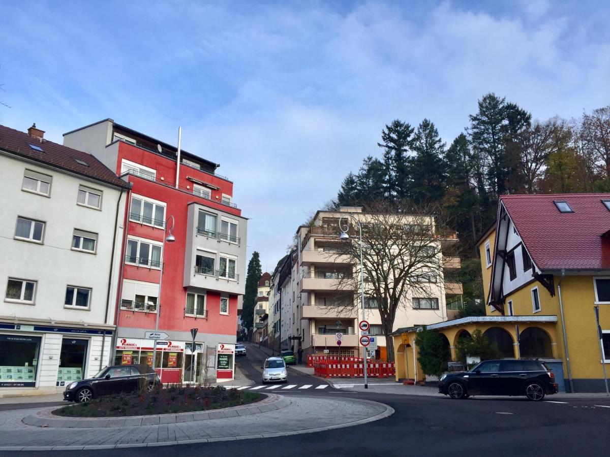 Apartment - Zentrumsnah, Eigener Parkplatz Und Grosser Balkon Ins Gruene Baden-Baden Exterior foto